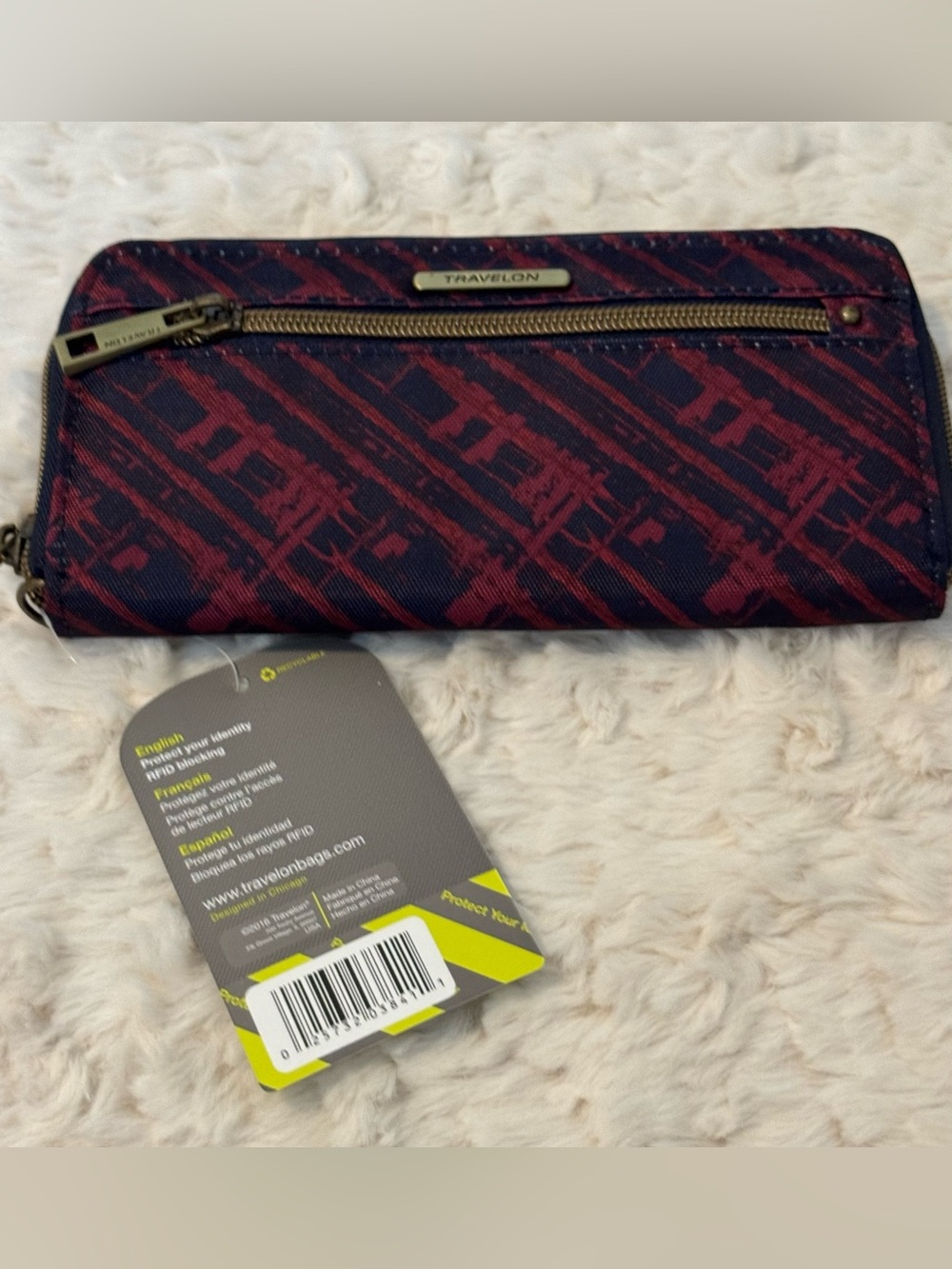 Travelon Burgundy and Navy Splash RFID
Wallet NWT